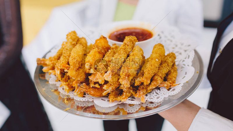 云南鲜花饼饼干厂家资质要求揭秘**