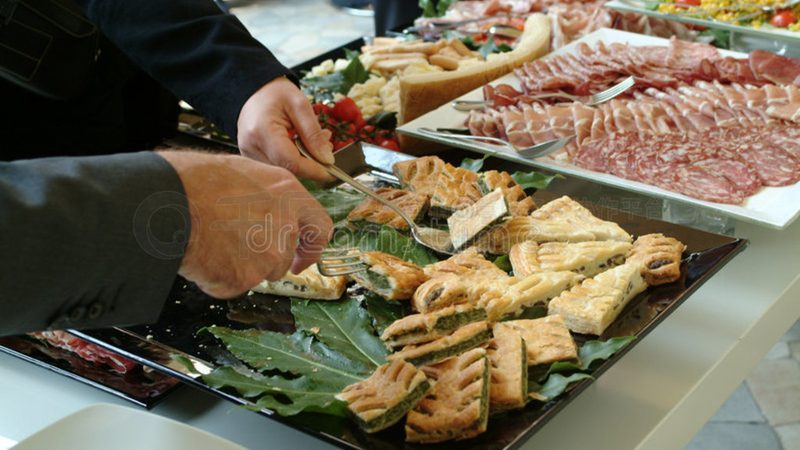 狗狗吃饼干后呕吐怎么办